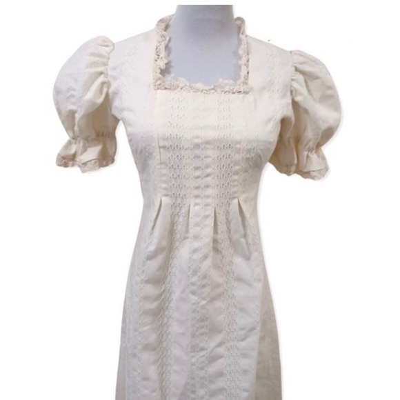 Vintage 1970s Ivory Cotton Prairie Dress - Picture 5 of 10